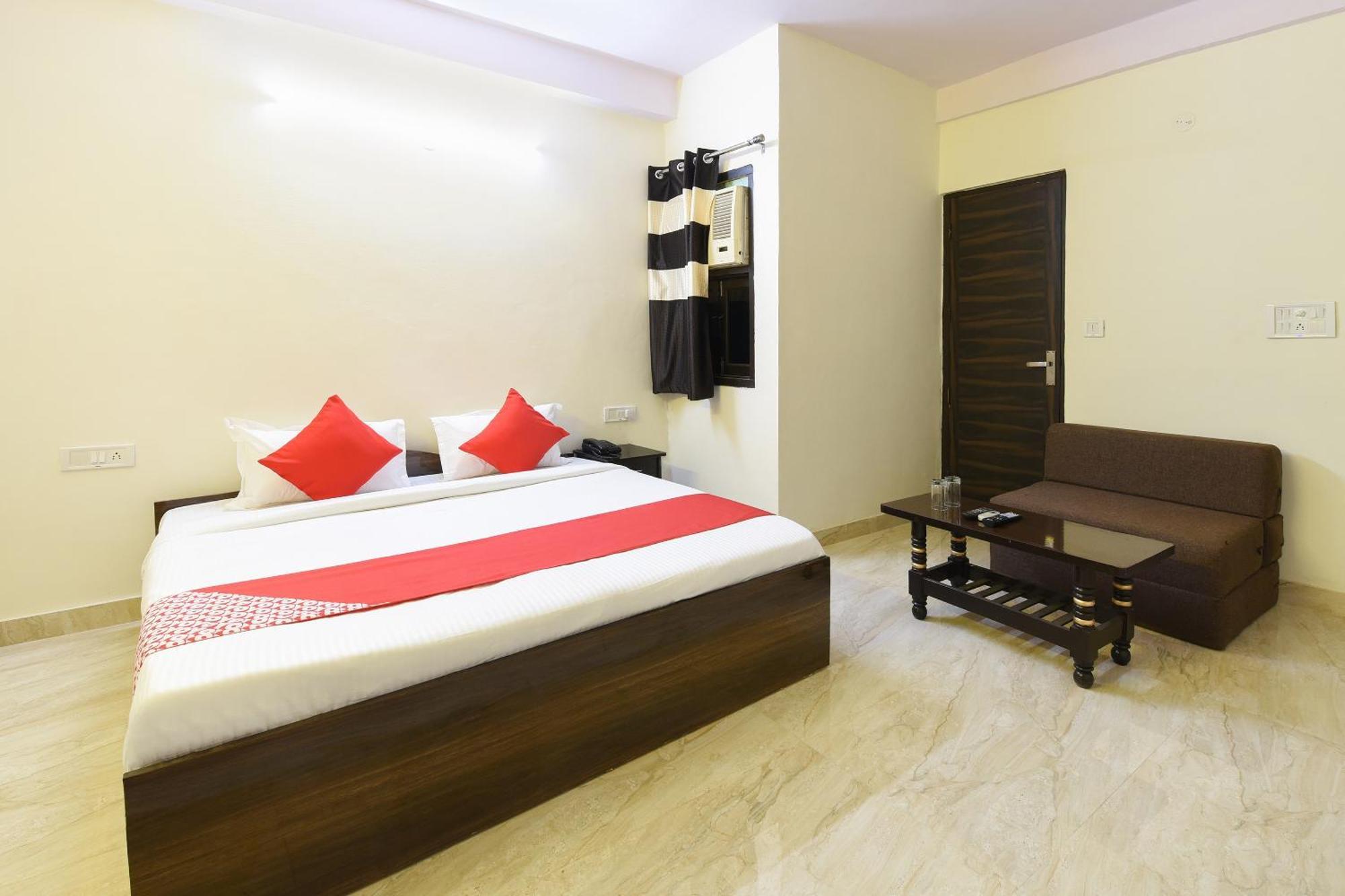 Hotel O Club Residency 3*